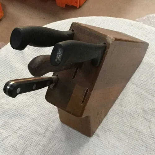 Wooden knife block with knives