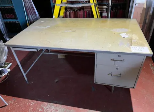 METAL DESK GREY