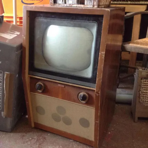 Period 'Murphy' television unit
