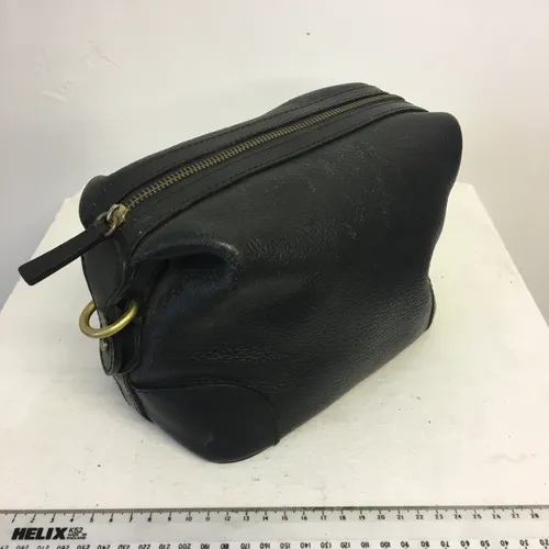 Black Leather Washbag/Toiletry Bag