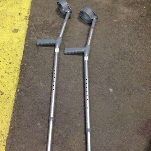 closed cuff Aluminium crutches