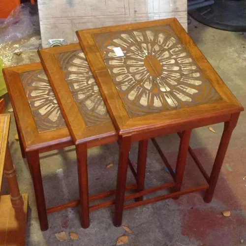 Set of 2 Tiled Topped Nesting Tables