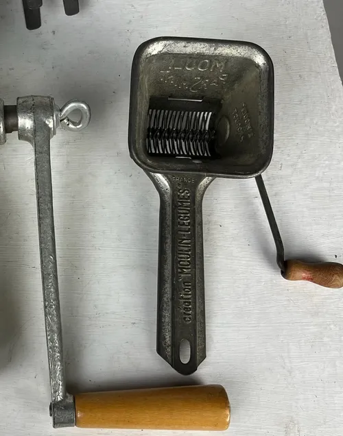 Period Moulin Legumes Herb Chopper