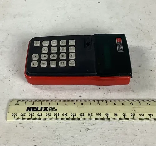 Black and Red Elsi Mate Calculator
