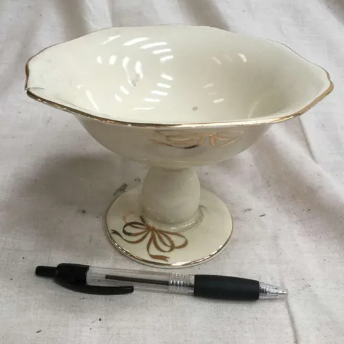 Cream Ceramic Bowl on Stand with Gold Trim