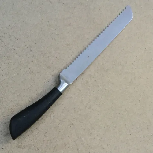 Modern bread knife 