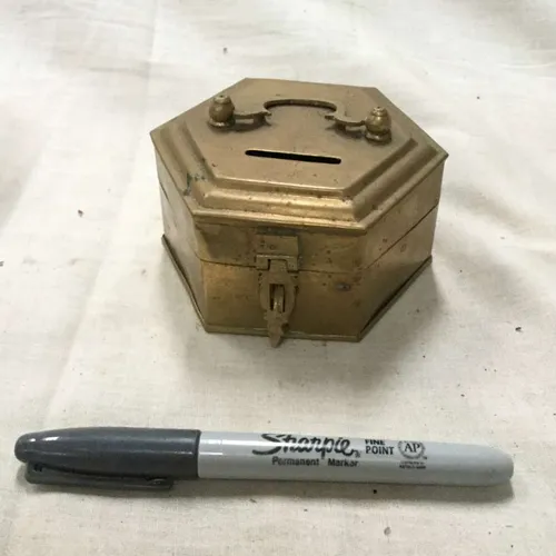 Metal money box 001
