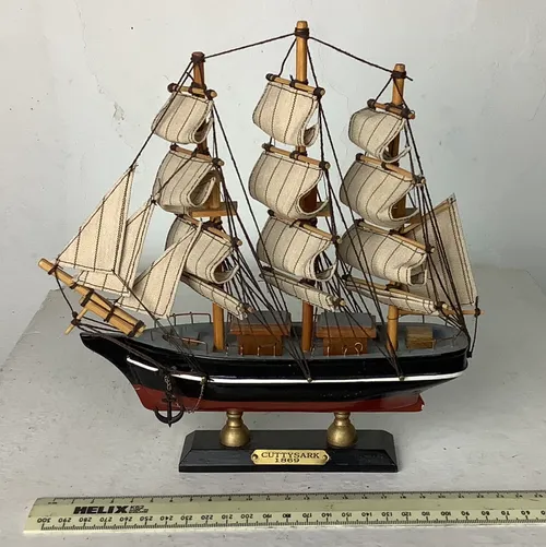 Red and Black Cuttysark 1869 Model Ship / Sail Boat