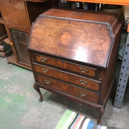 Dark wood bureau with drawers 