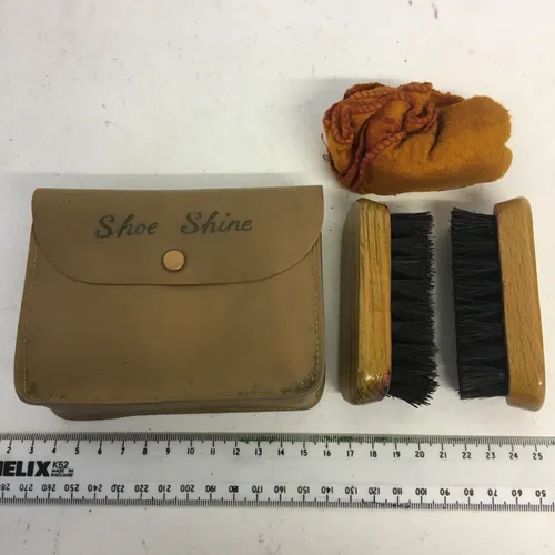 Shoe Shine Set in Pouch