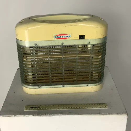 Cream and Silver Electric EAZYZAP Fly Trap