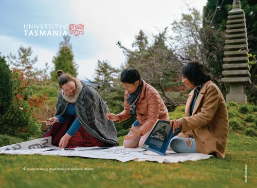 Botanic Gardens - 3m media wall & frame