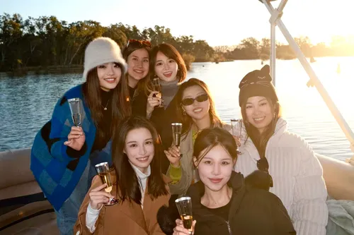 Winery Tour - Kia Sorrento (8 Seater) & Luxury Pontoon Boat