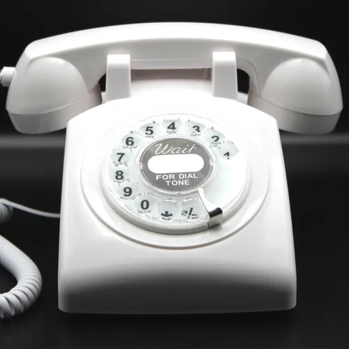 SNOW WHITE (PHONE RENTAL ONLY)