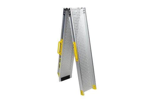 Foldable aluminum ramp