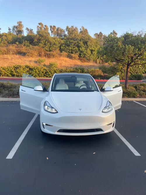 Tesla Model Y 2024 – AWD, White