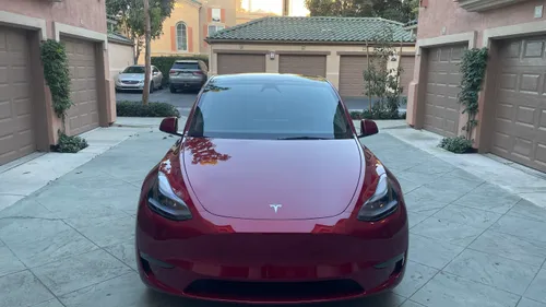 Tesla Y 2025 AWD ,Red