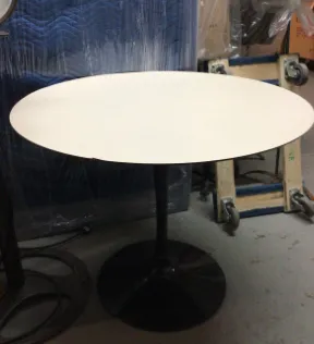round white table knoll black tulip base 36x 28.5