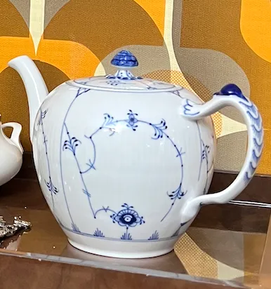 royal copenhagen tea pot