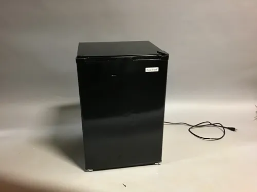 small apt fridge black 