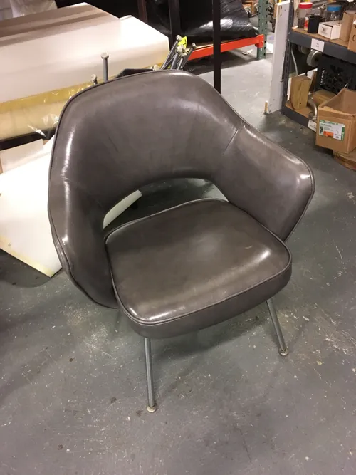 saarinen chair grey padded leather arm chair knoll