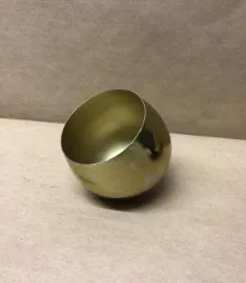 small cantiliver vase 