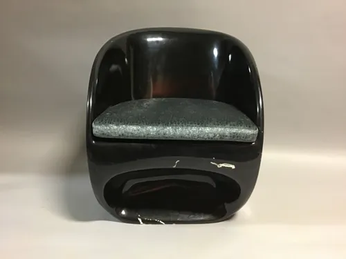 black roche bobois chair 31'lx 25