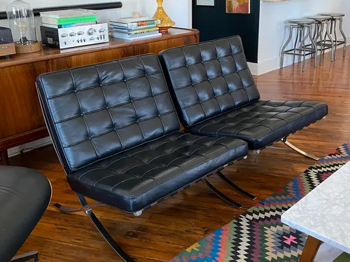 barcelona chair mies van der rohe knoll black leather and chrome legs