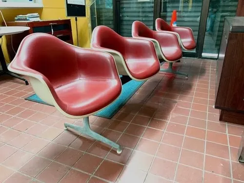 Herman miller tandem seating vintage 104w x21x31.5