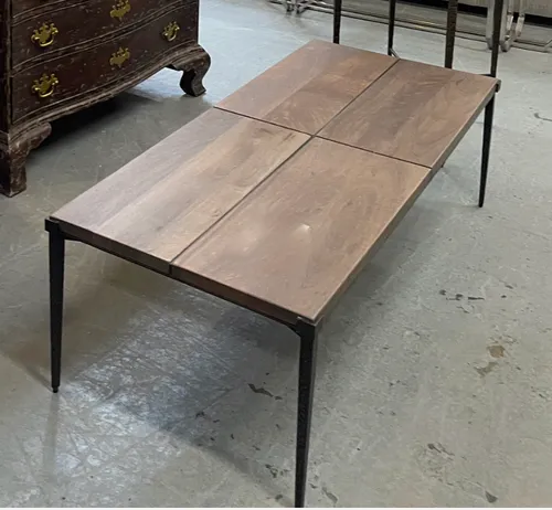 wood top coffee table w tapered legs