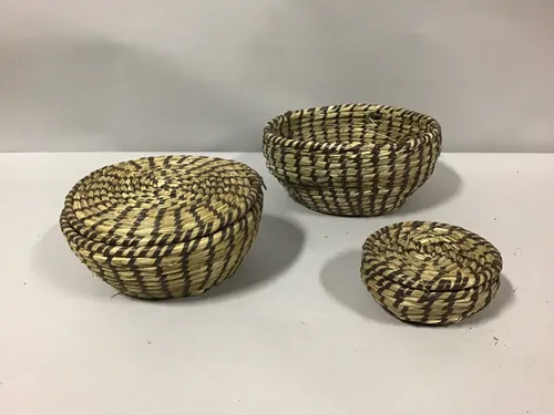 small seagrass bowls striped