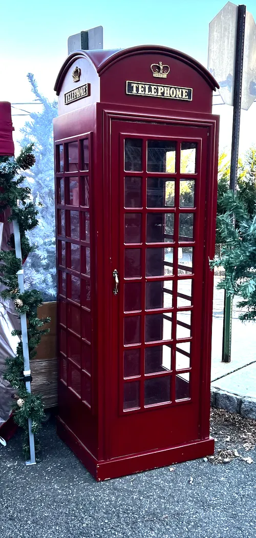 british red phone booth 