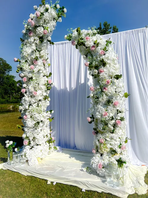 Curved Metal wedding Arch Stan with decoration  