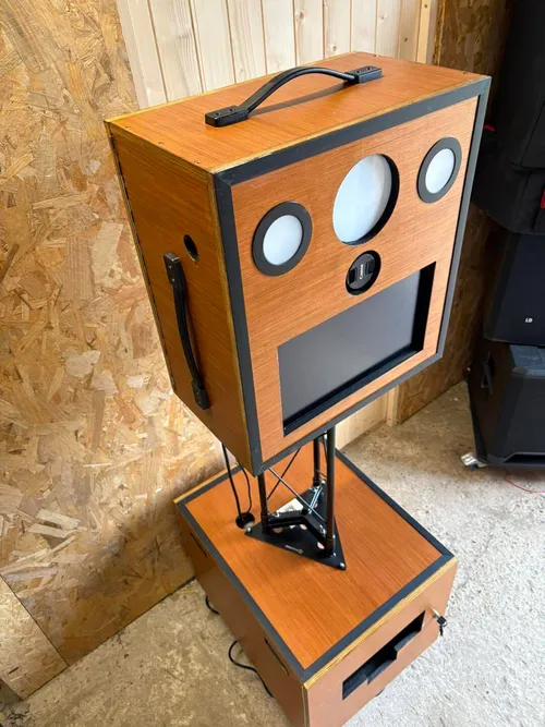 Festi’Borne, box selfie photobooth en bois – location (tirages et personnalisation en options)