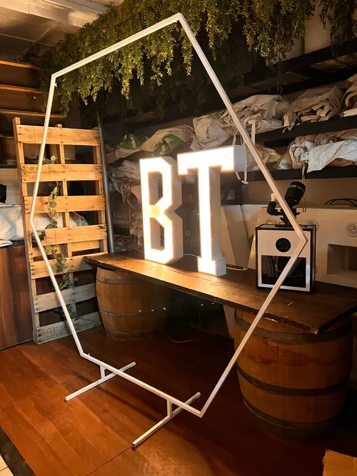 Hexagon Arch (Metal)