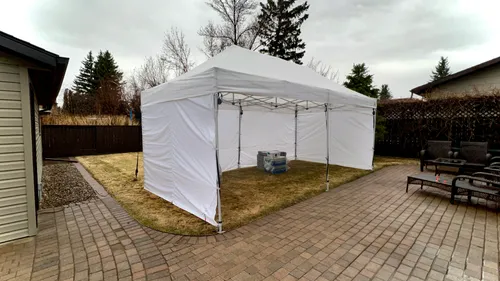 10x20 Popup Enclosed Plain Walls Pickup
