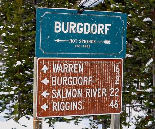 Guided Trail Tour!  (includes Snowmobile & Guide 10am-5pm)