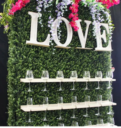 Hedge Champagne wall