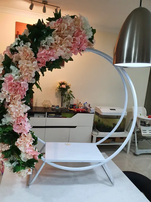 Big Cake Stand/Photo Booth - White