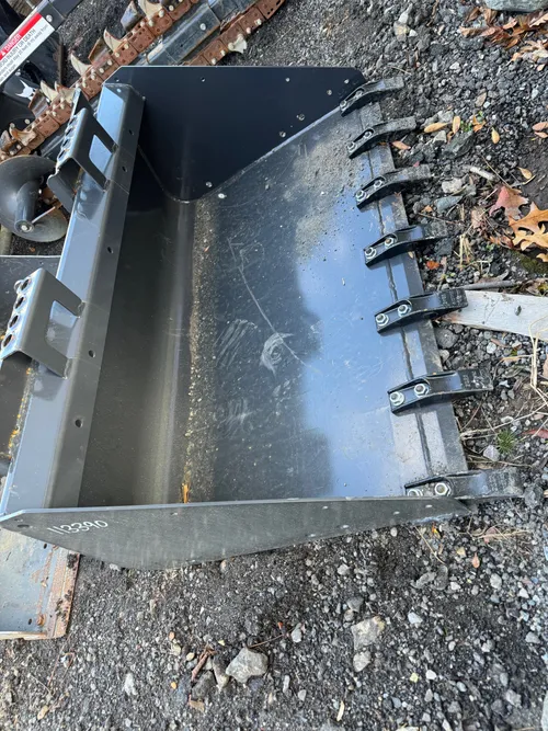 Bobcat MT100/120 Bucket w/Teeth