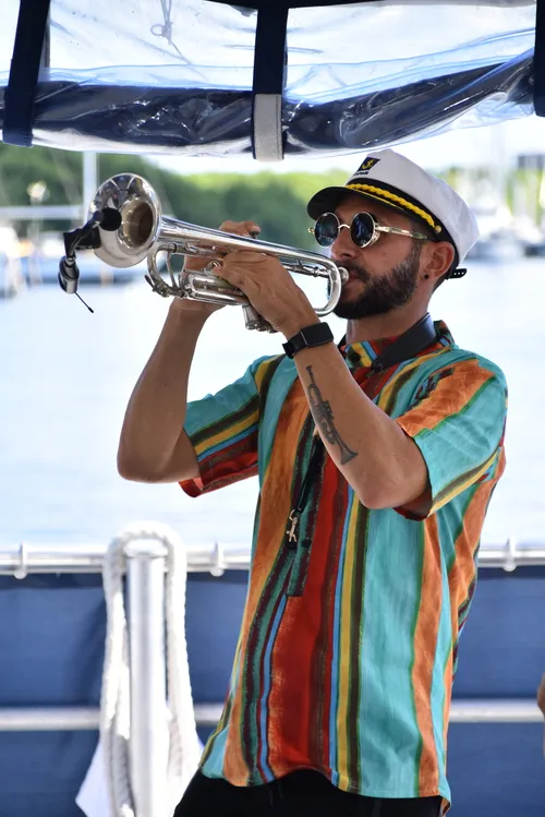 Saxofonista y Trompetista