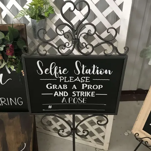 Selfie Station Sign 
