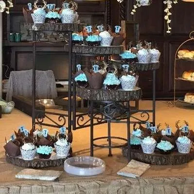 Cupcake Stand Metal with 4 wood Slices