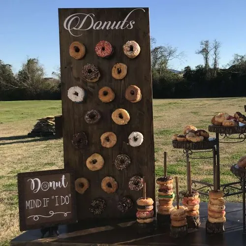 Donut Wall Small Holds 40