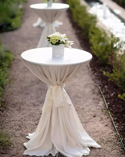 Round Cocktail Table