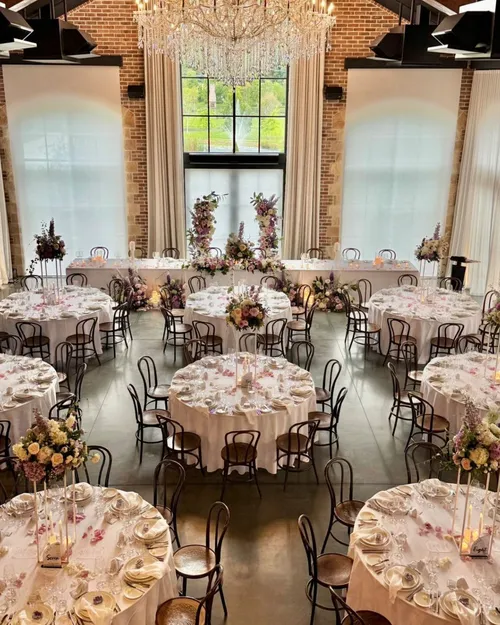 Round Floor Length Tablecloth (White or Black)