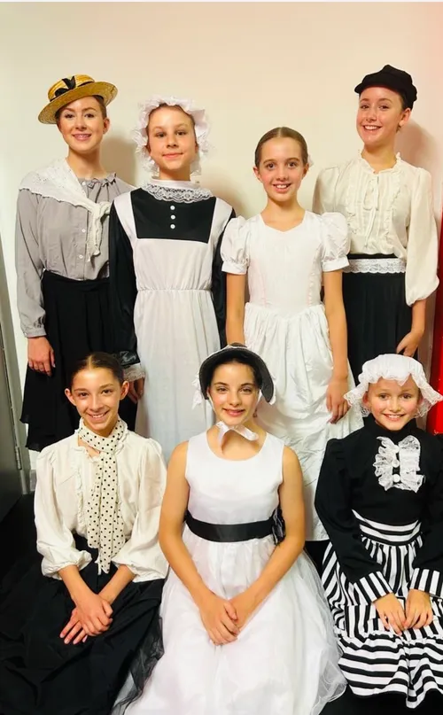 BL152 - LONDON OUTFITS