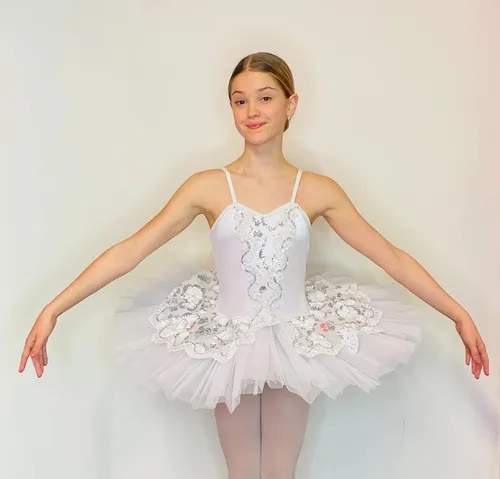 BL045 - WHITE/SILVER TUTU
