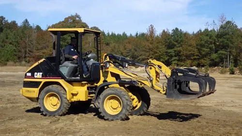 Cat 906 Loader with Grapple (Brokered)