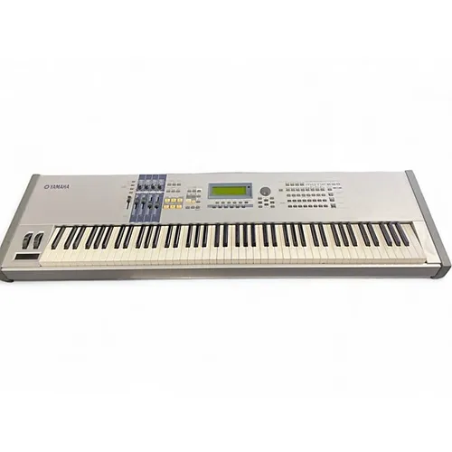 Yamaha Motif ES8 88 Key Keyboard Workstation